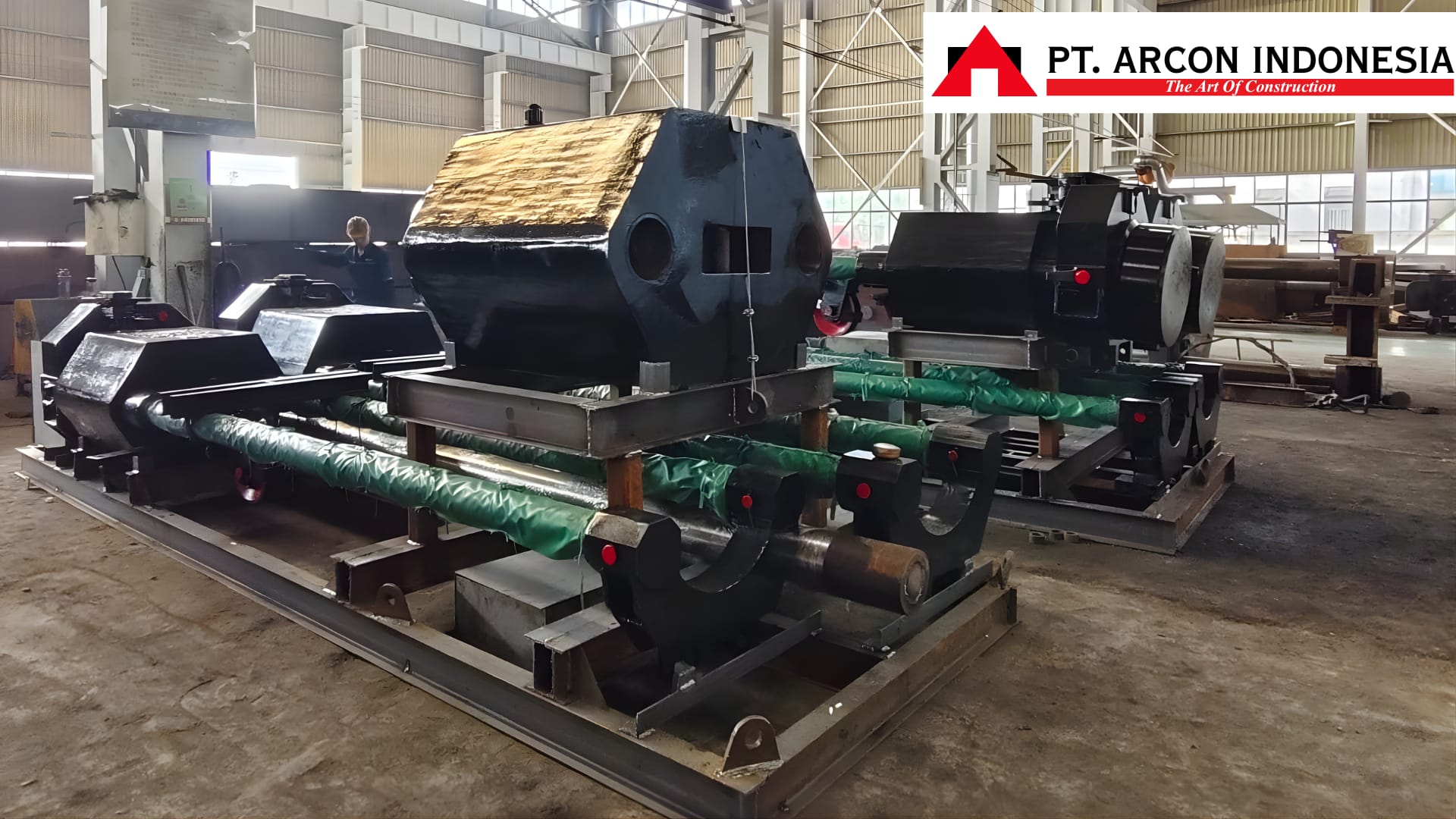 Unit Diesel Hammer ARCON di workshop untuk persiapan pekerjaan pemancangan tiang pancang